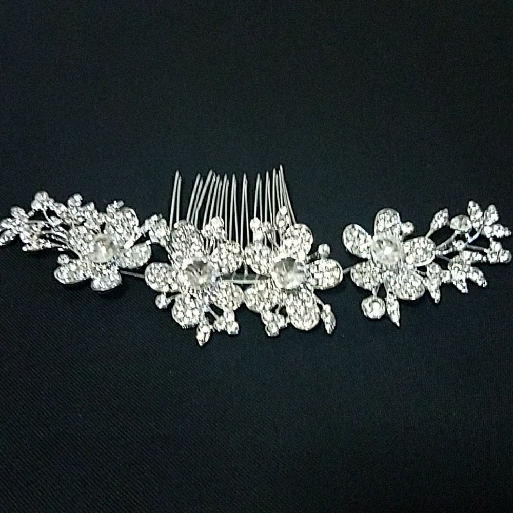 New Big Daisy Bridal & Party Hair Comn